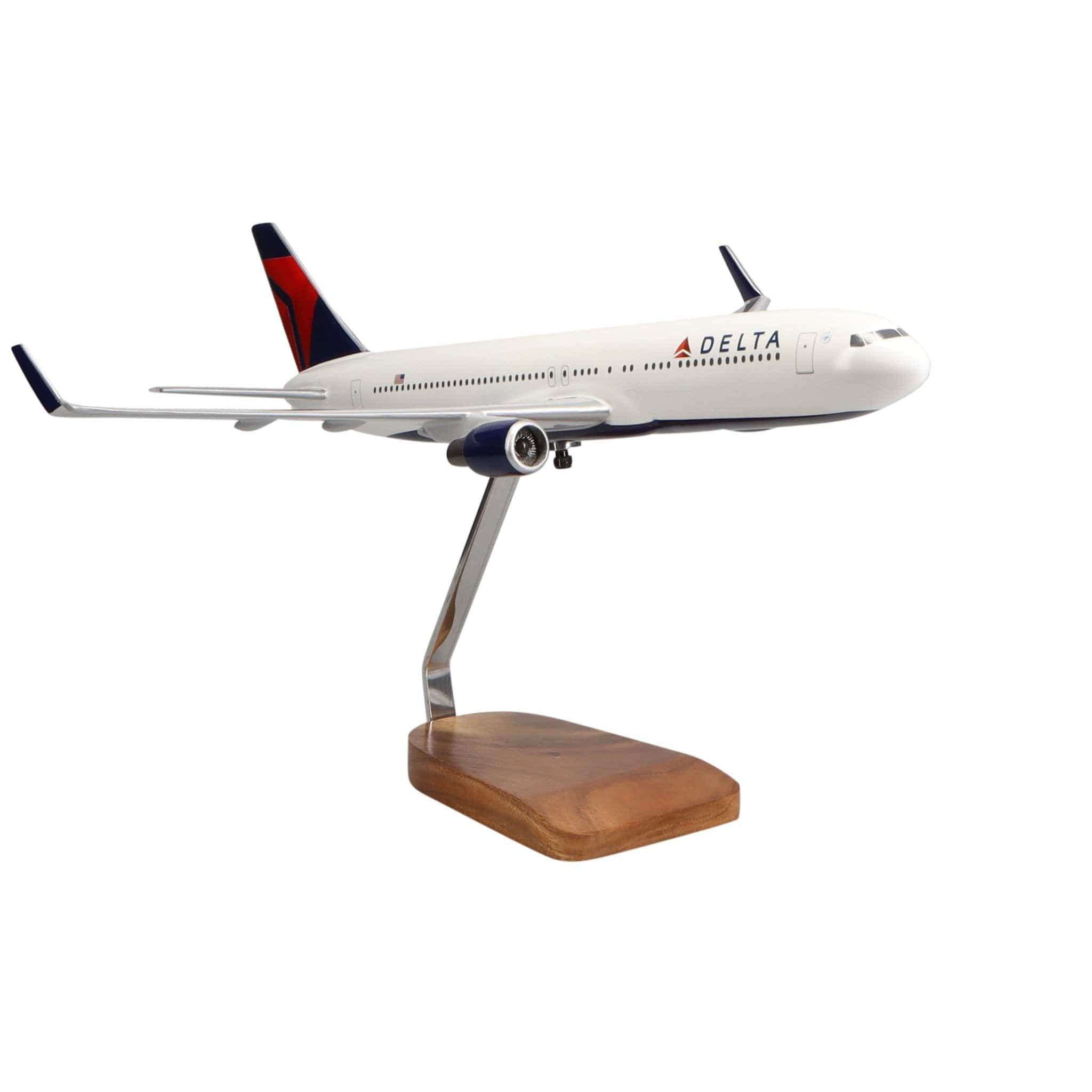 High Flying Models Aircraft Models Boeing™ 767-300ER Delta Air Lines Large Mahogany Model