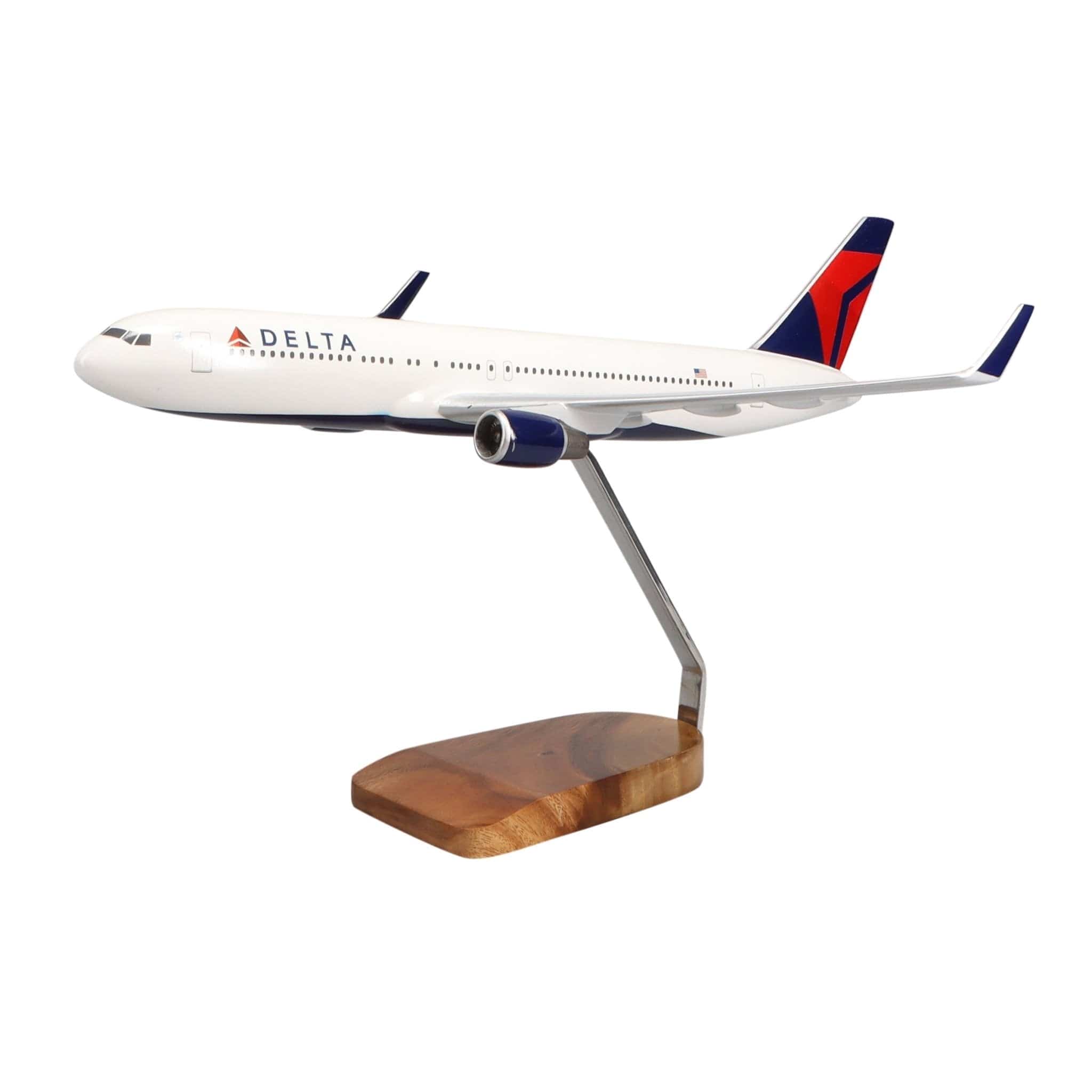 High Flying Models Aircraft Models Boeing™ 767-300ER Delta Air Lines Large Mahogany Model